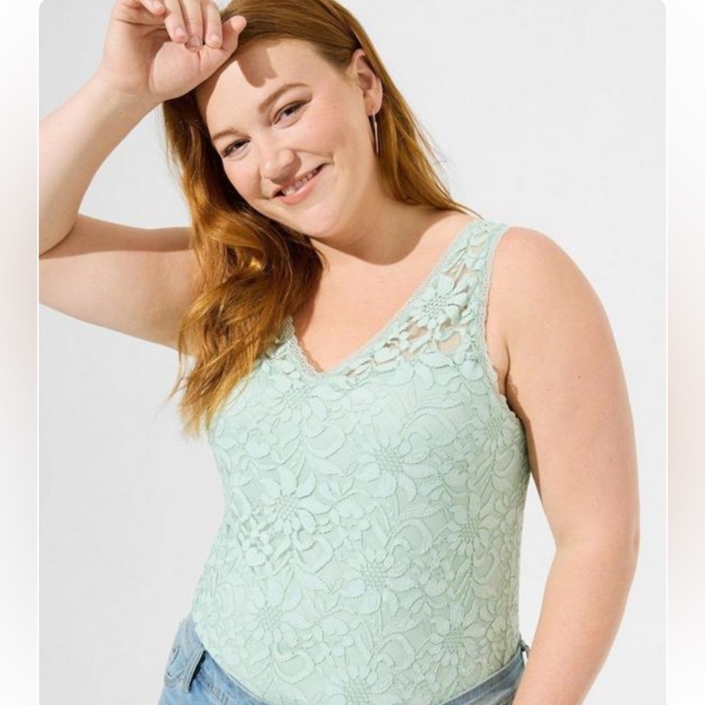 New Torrid Mint Green stretchy Lace V- neck Sleeveless Top Women's 1X plus 14 16